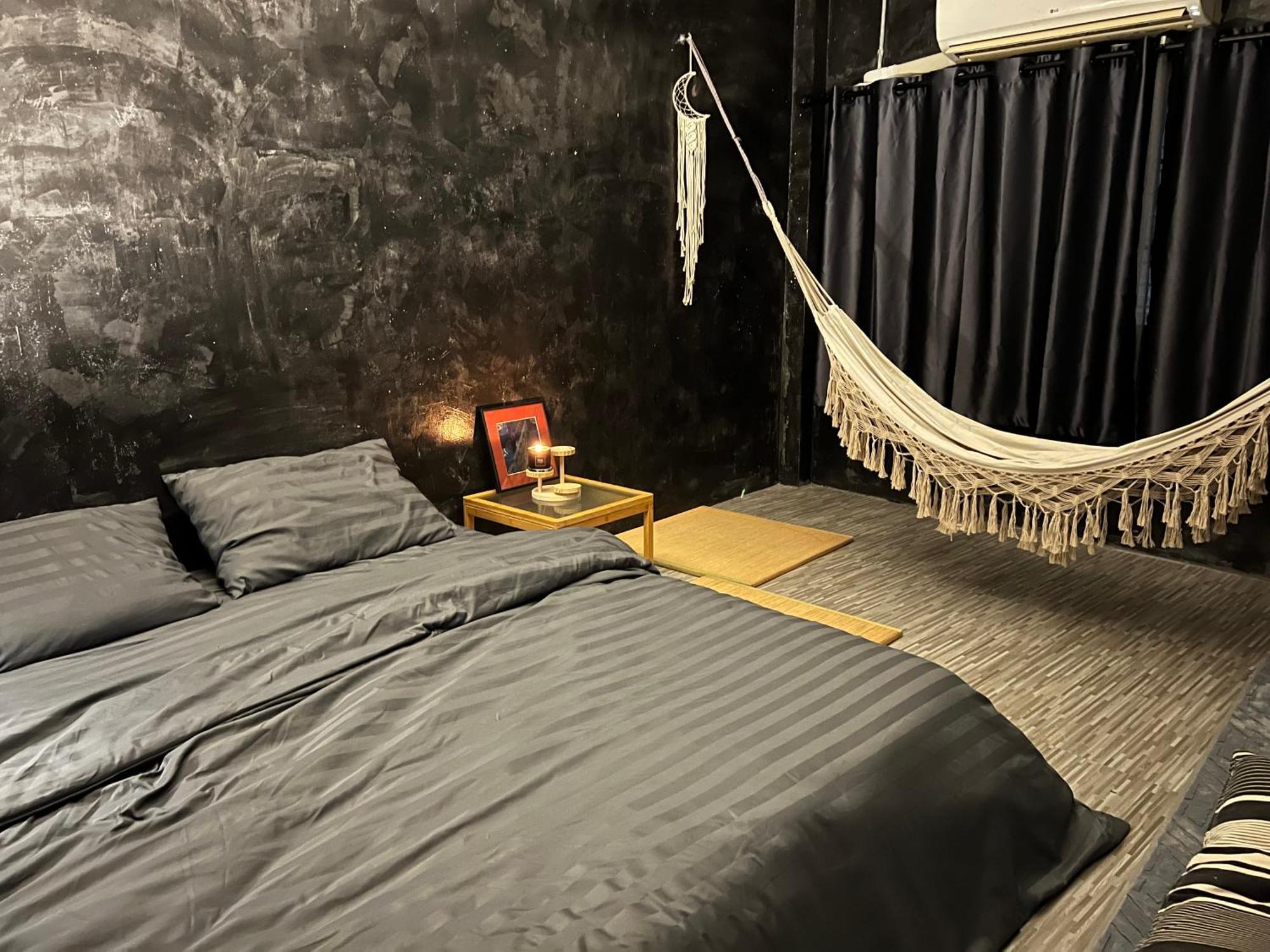 Stay Strays Hostel Μπανγκόκ Εξωτερικό φωτογραφία