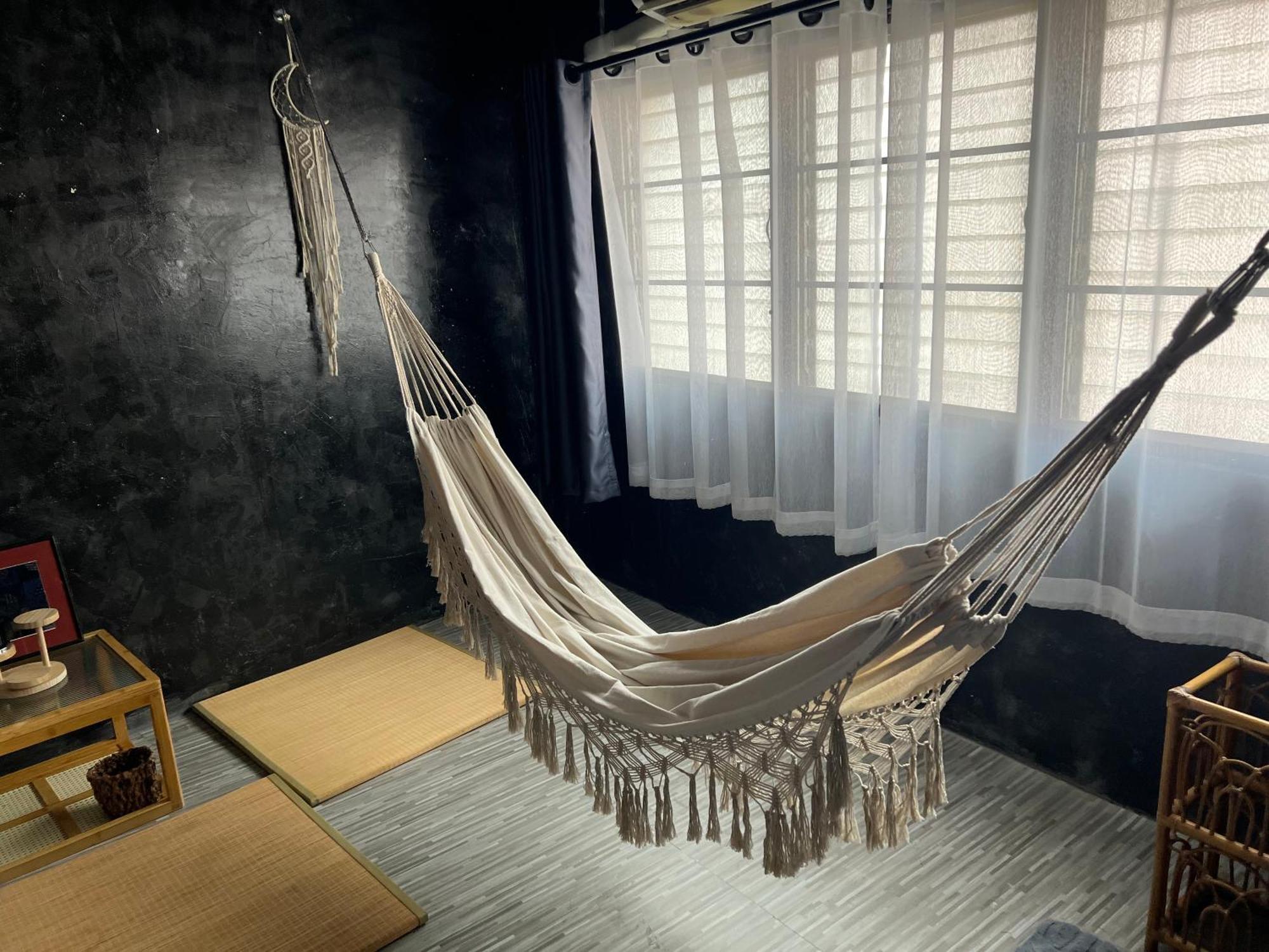 Stay Strays Hostel Μπανγκόκ Εξωτερικό φωτογραφία